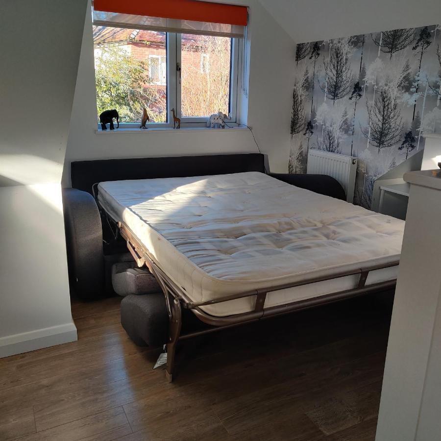 Chester Zoo Apartment: Modern Retreat with City Access Exterior photo