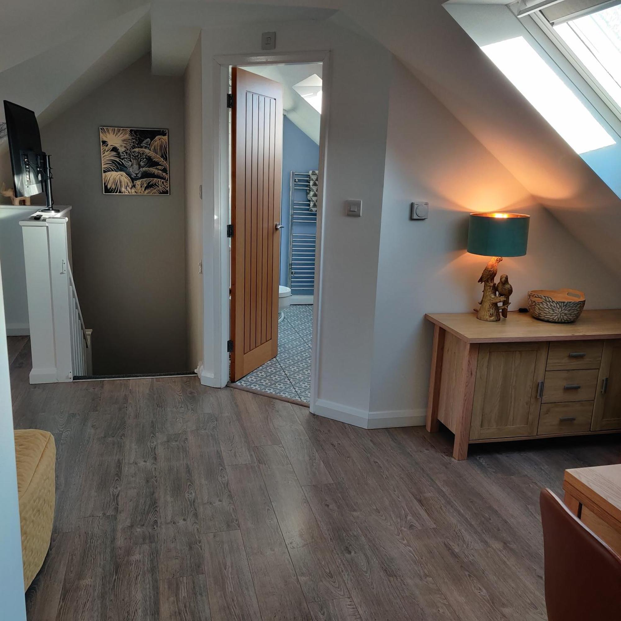 Chester Zoo Apartment: Modern Retreat with City Access Exterior photo