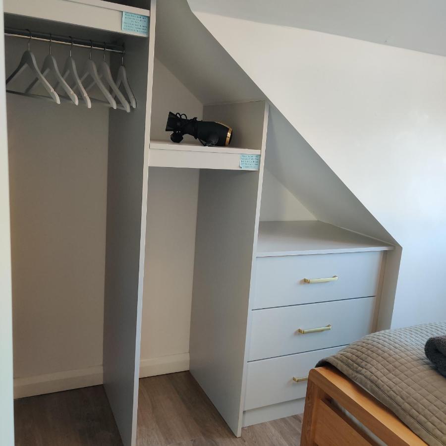 Chester Zoo Apartment: Modern Retreat with City Access Exterior photo